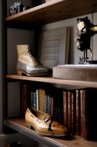 【店長日記】終了いたしました。おすすめの靴と本の個展「あの本の主人公はどんな靴を履いていたんだろう？」