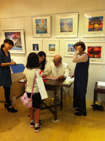 終了いたしました”藤城清治影絵展”第１回目のサイン会が和やかに開催されました！