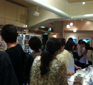 終了いたしました”藤城清治影絵展”先生サイン会大盛況でした！！