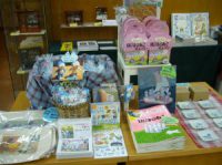 ニャゴの日に“11ぴきのねこせんべい”